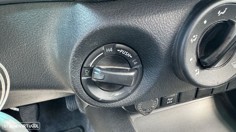 Toyota Hilux 2.4 D-4D 4WD Tracker - 12