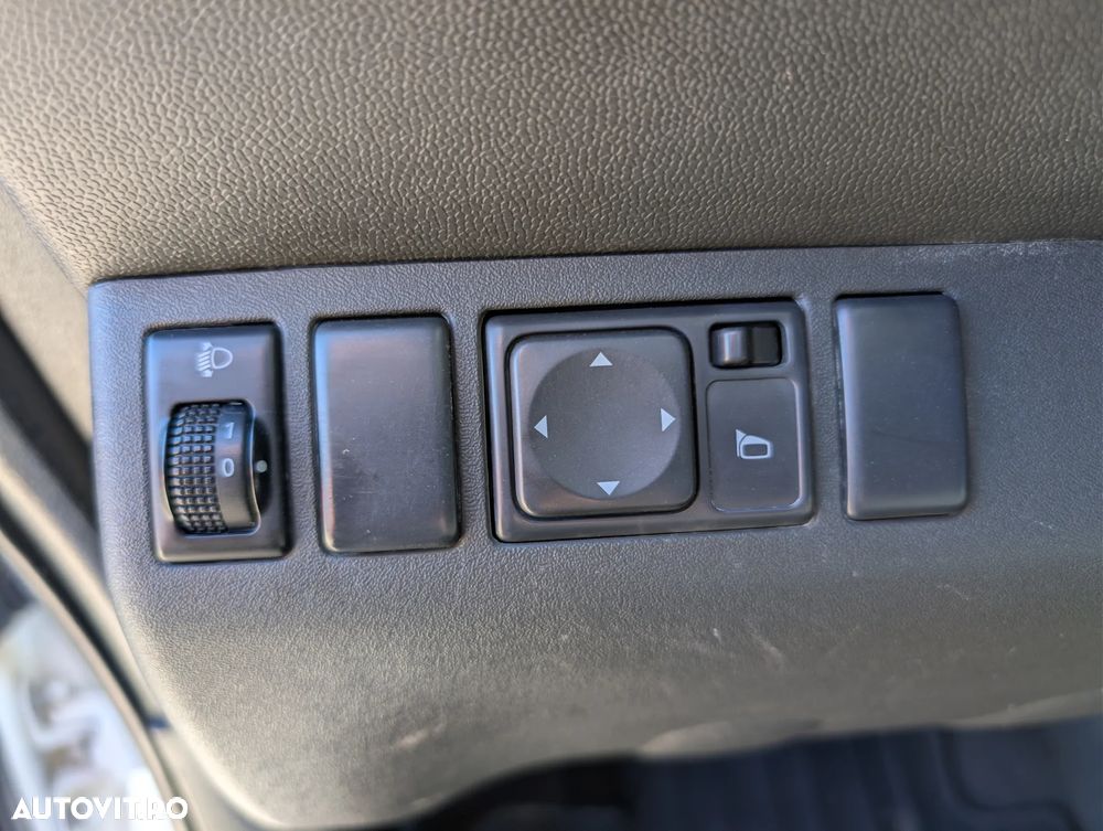 Nissan Navara 2.5 dCi Double Cab LE - 15