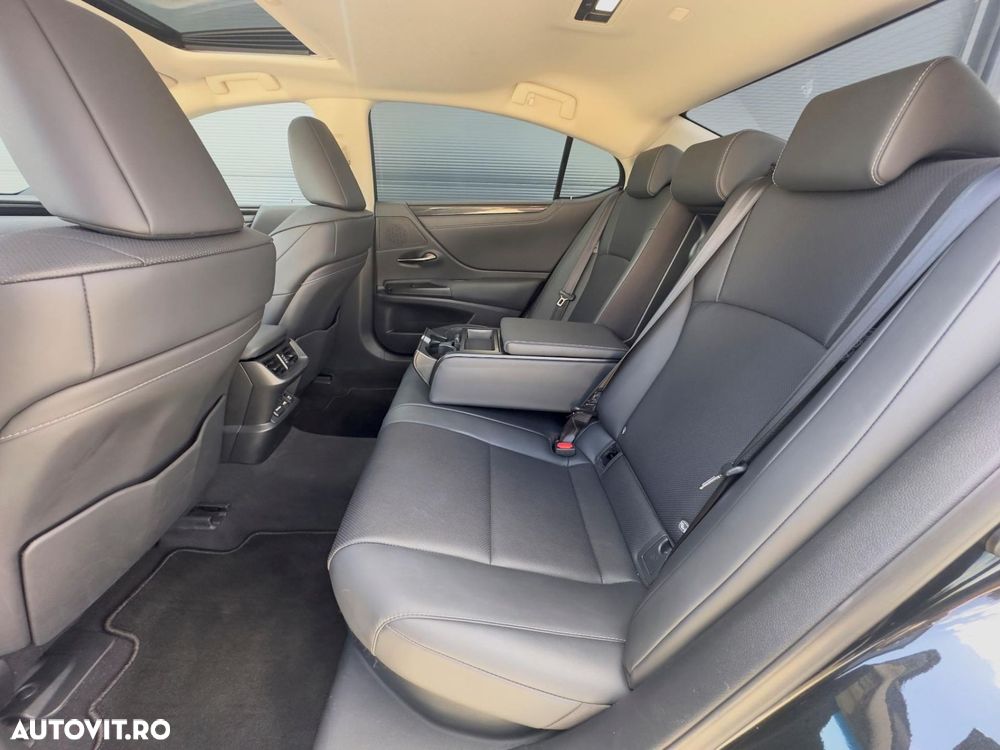 Lexus Seria ES 300h Executive Line - 14
