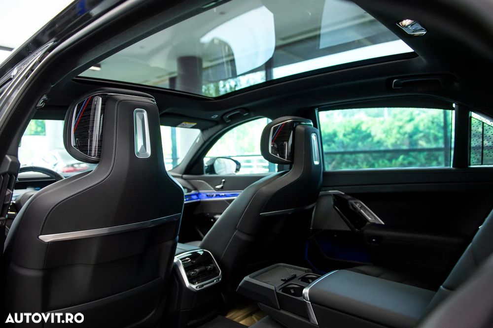 BMW Seria 7 740d xDrive MHEV - 35