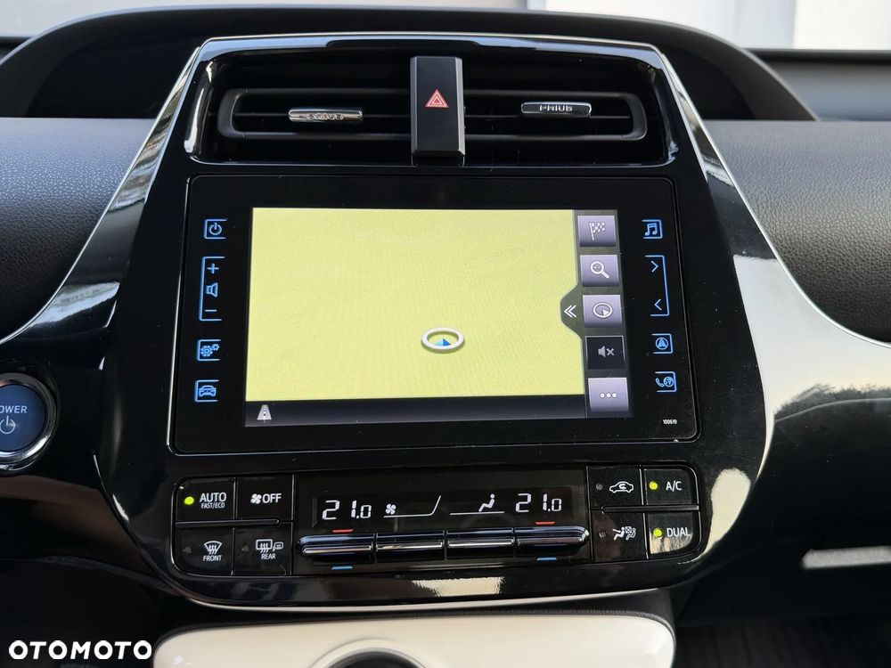 Toyota Prius Hybrid Executive - 14