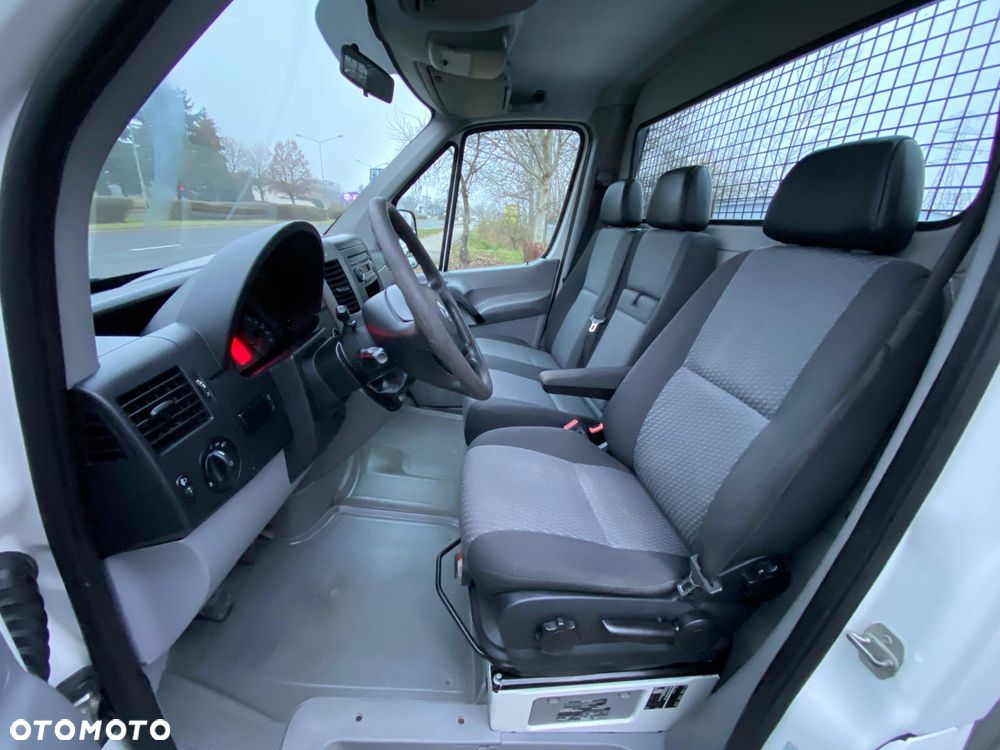 Volkswagen CRAFTER 2,0 TDI 136KM SKRZYNIOWY 350x215 KLIMATYZACJA - 31