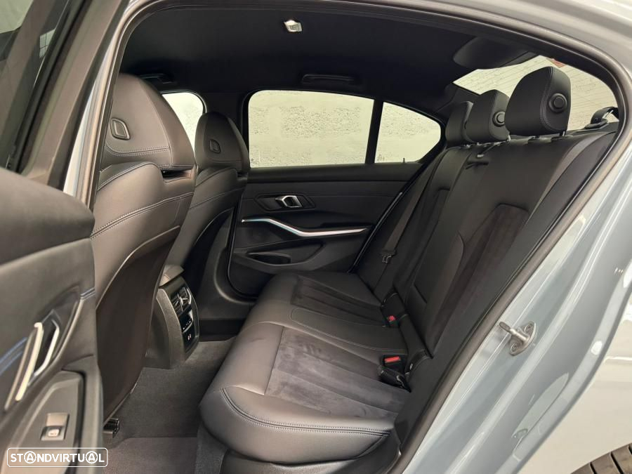 BMW 330 e Pack Desportivo M Auto - 6