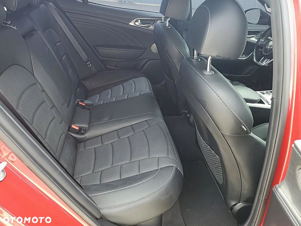 Kia Stinger - 9