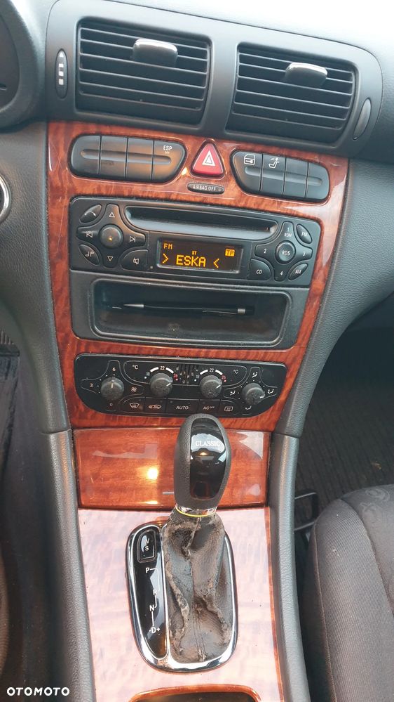 Mercedes-Benz Klasa C 180 Kompressor Automatik Classic - 31