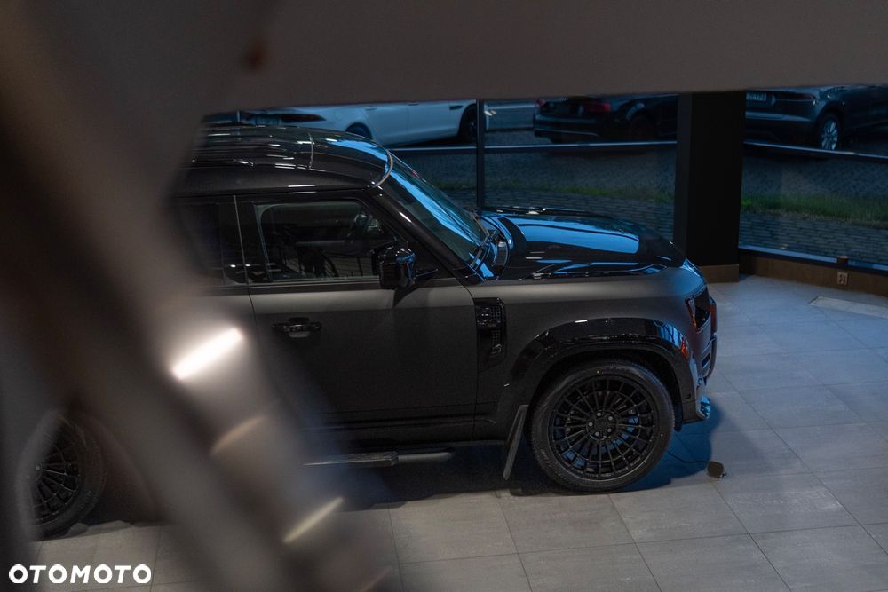 Land Rover Defender - 15