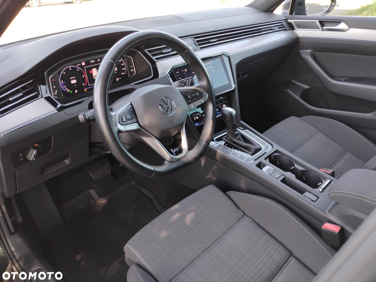 Volkswagen Passat 2.0 TDI Business DSG - 11