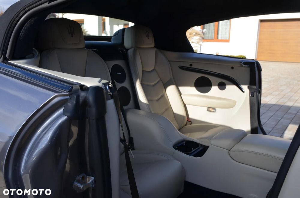 Maserati GranCabrio Sport - 30