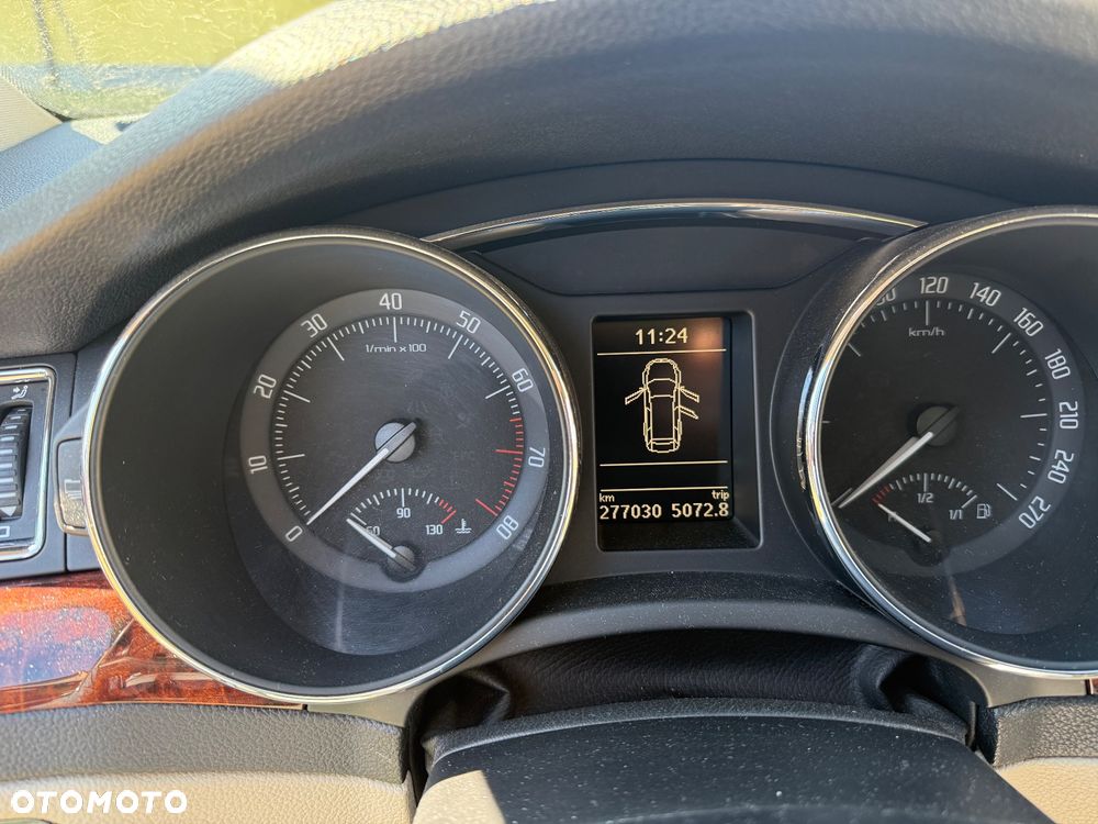 Skoda Superb 3.6 V6 4x4 DSG Ambition - 8