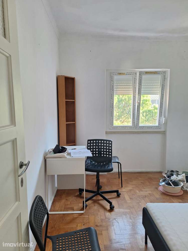 T2 para família OU aluguer de 2 quartos para estudantes universitários - Grande imagem: 2/12