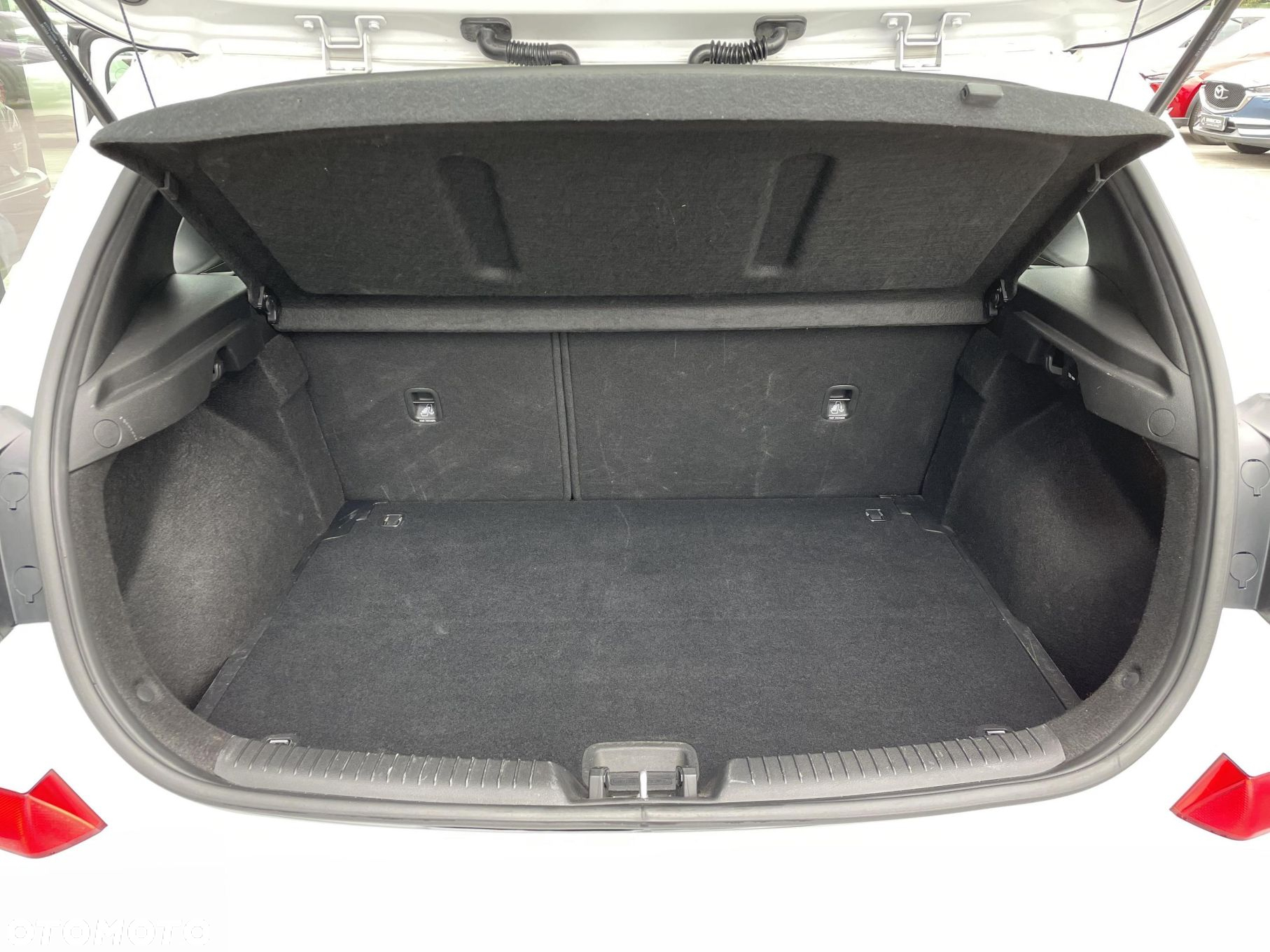 Hyundai i30 1.4 Classic + - 17