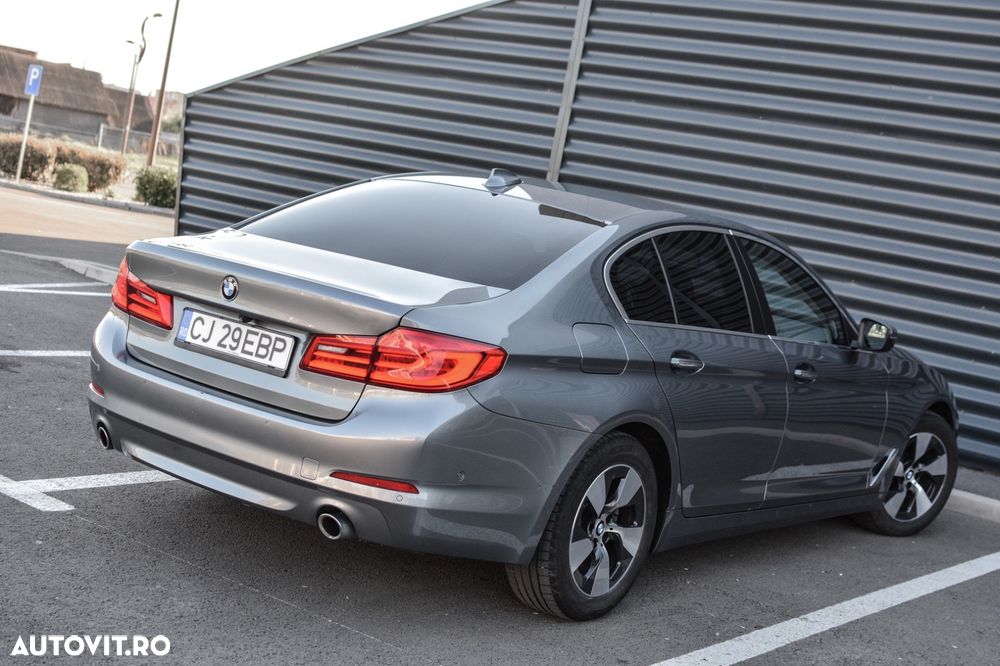 BMW Seria 5 520d xDrive AT - 11