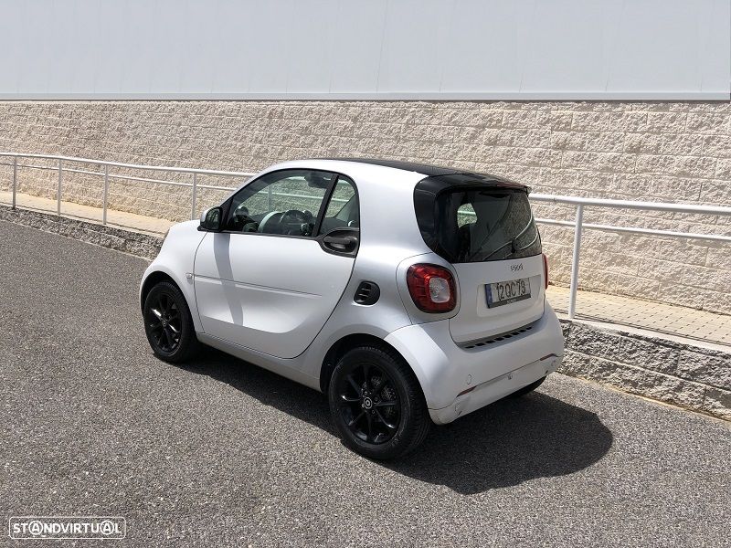 Smart ForTwo Coupé 1.0 mhd Passion 71 Softouch - 4