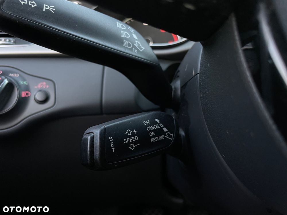 Audi A4 Avant 2.0 TDI Quattro Line - 15