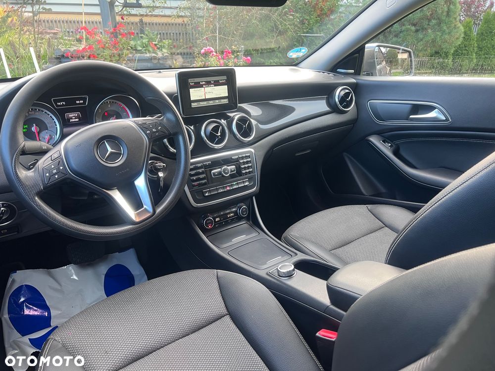 Mercedes-Benz CLA 220 CDI 7G-DCT - 9