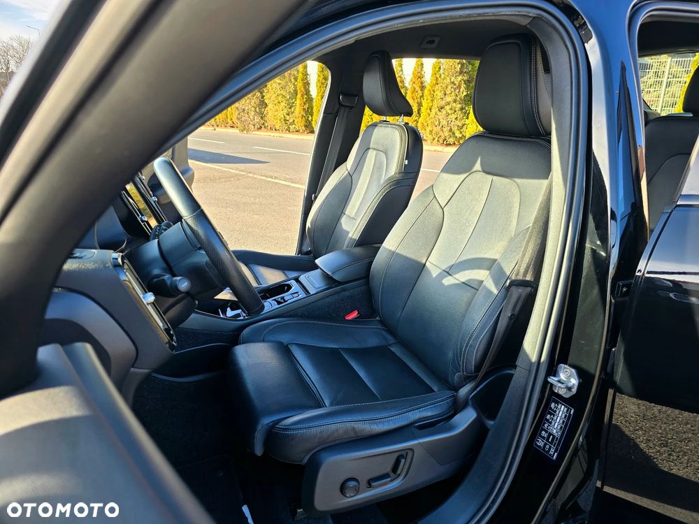 Volvo XC 40 T4 R-Design - 17