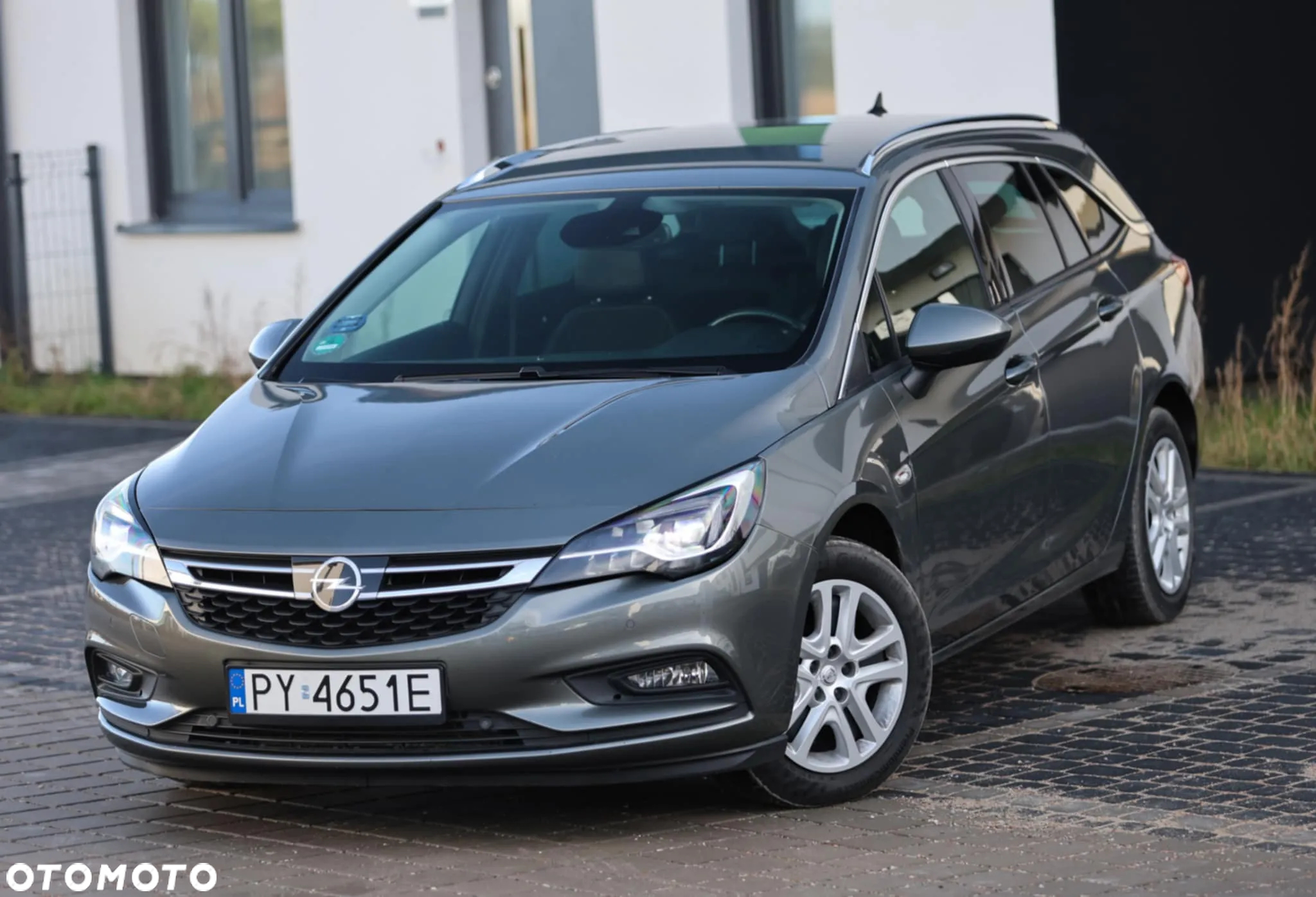 Opel Astra 1.6 D (CDTI) Start/Stop Sports Tourer Business - 2