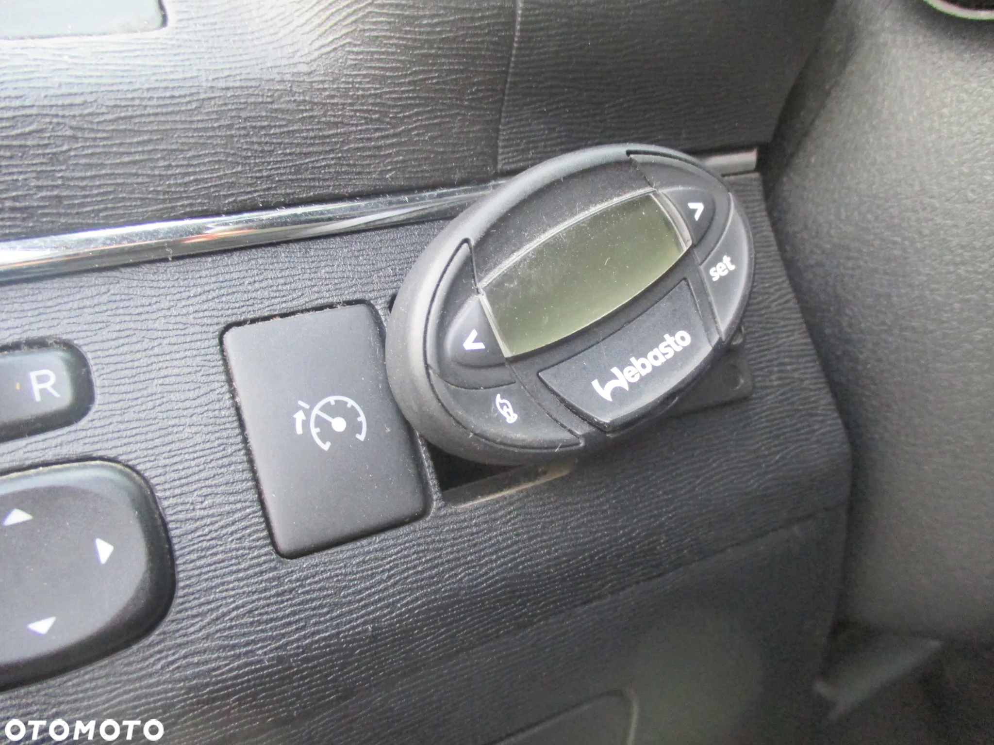 Toyota Avensis 1.6 Active - 28