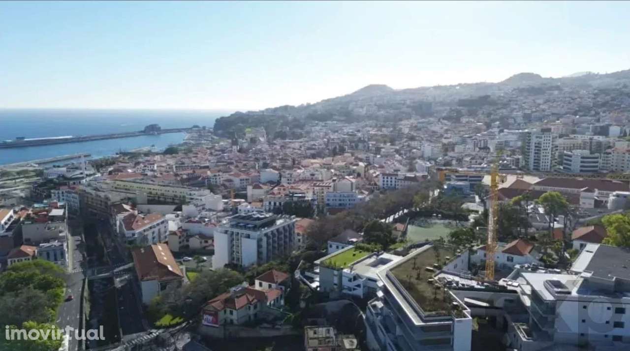 Apartamento T3 Centro do Funchal Vista Baía com Piscina - Grande imagem: 2/51