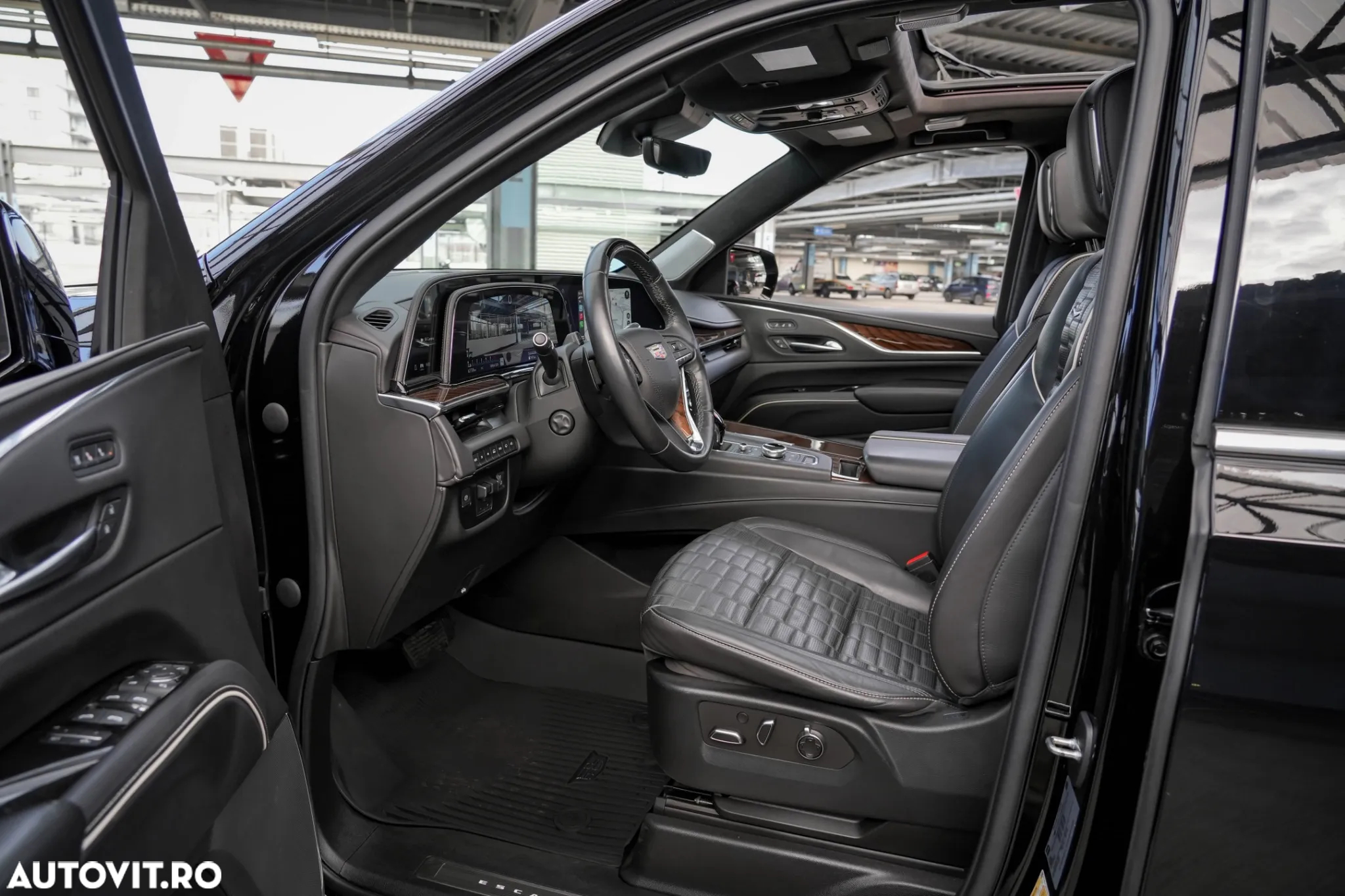 Cadillac Escalade - 8
