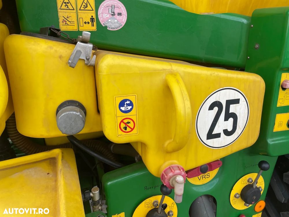 John Deere 840 - 16