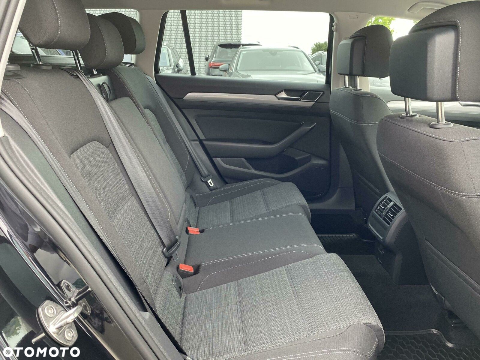 Volkswagen Passat 2.0 TSI Business DSG - 16