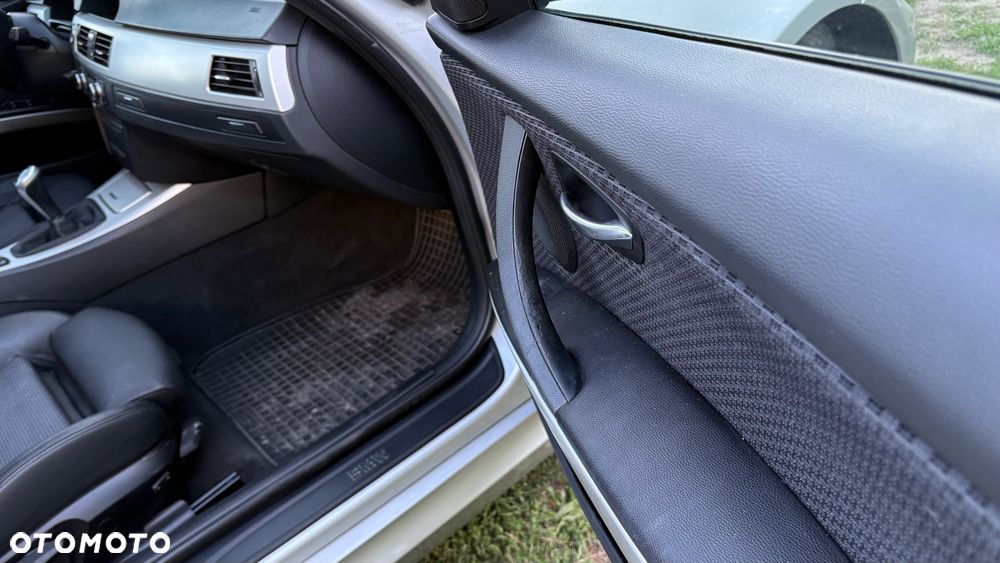 BMW Seria 3 320i - 10