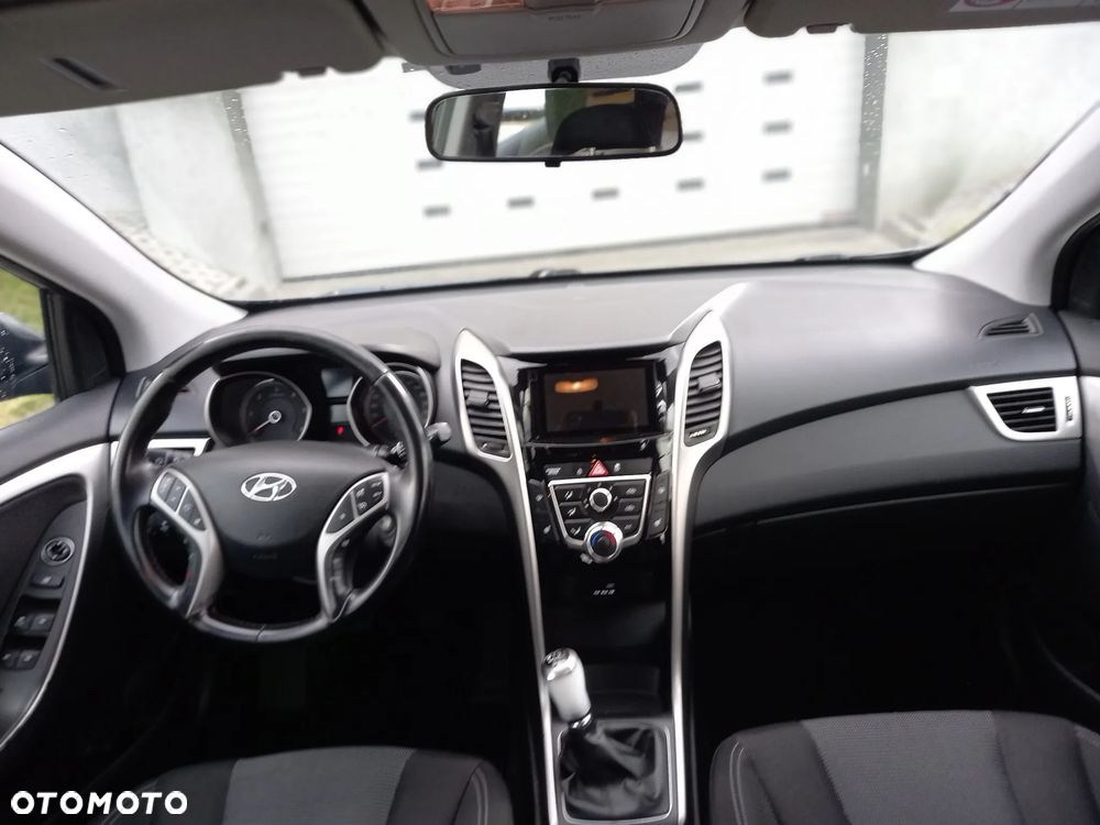Hyundai i30 blue Kombi 1.6 CRDi Style - 19