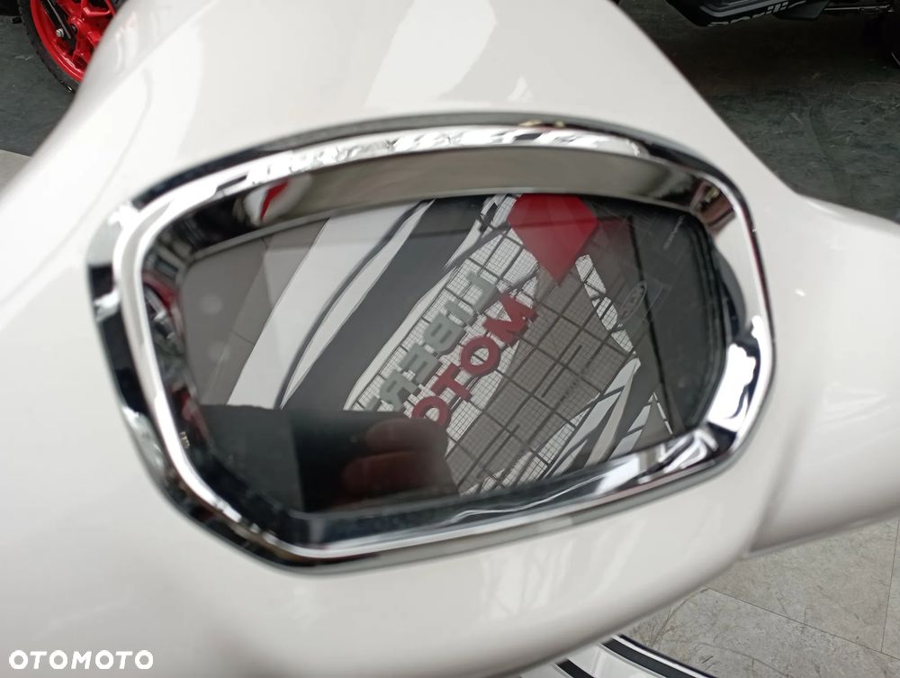 Vespa GTS - 9