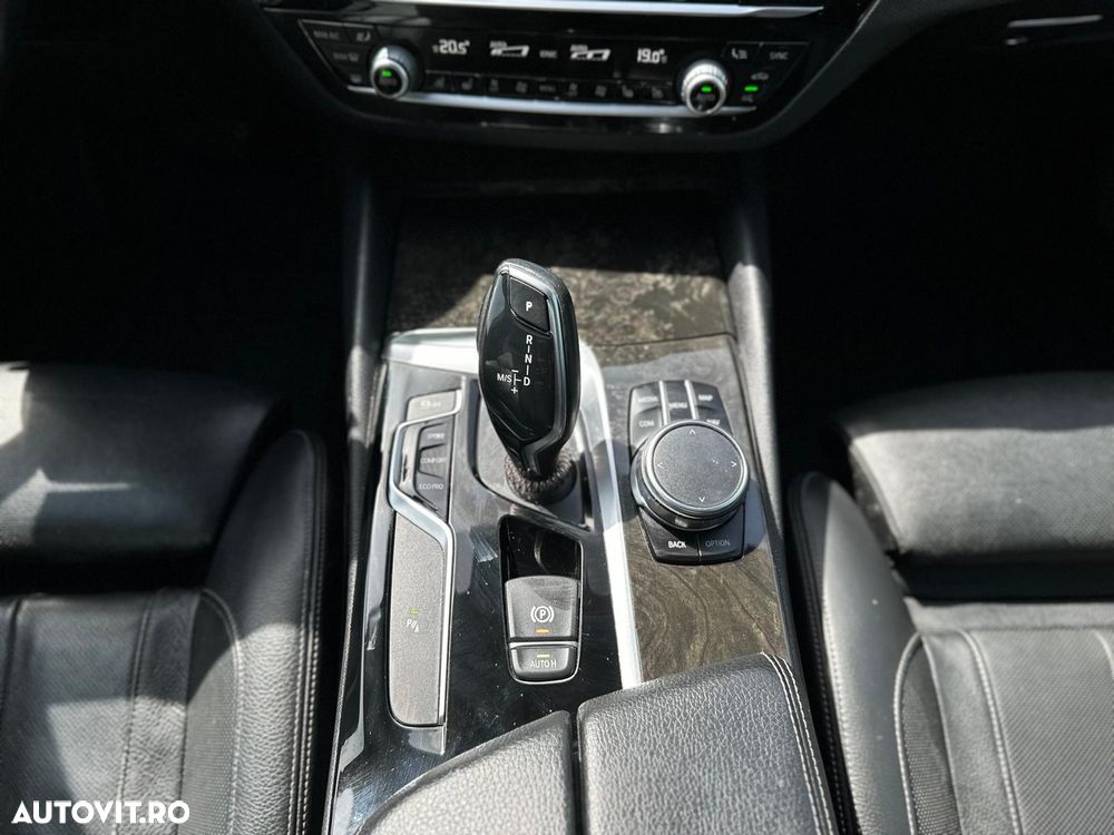 BMW Seria 5 530d xDrive Aut. Sport Line - 10