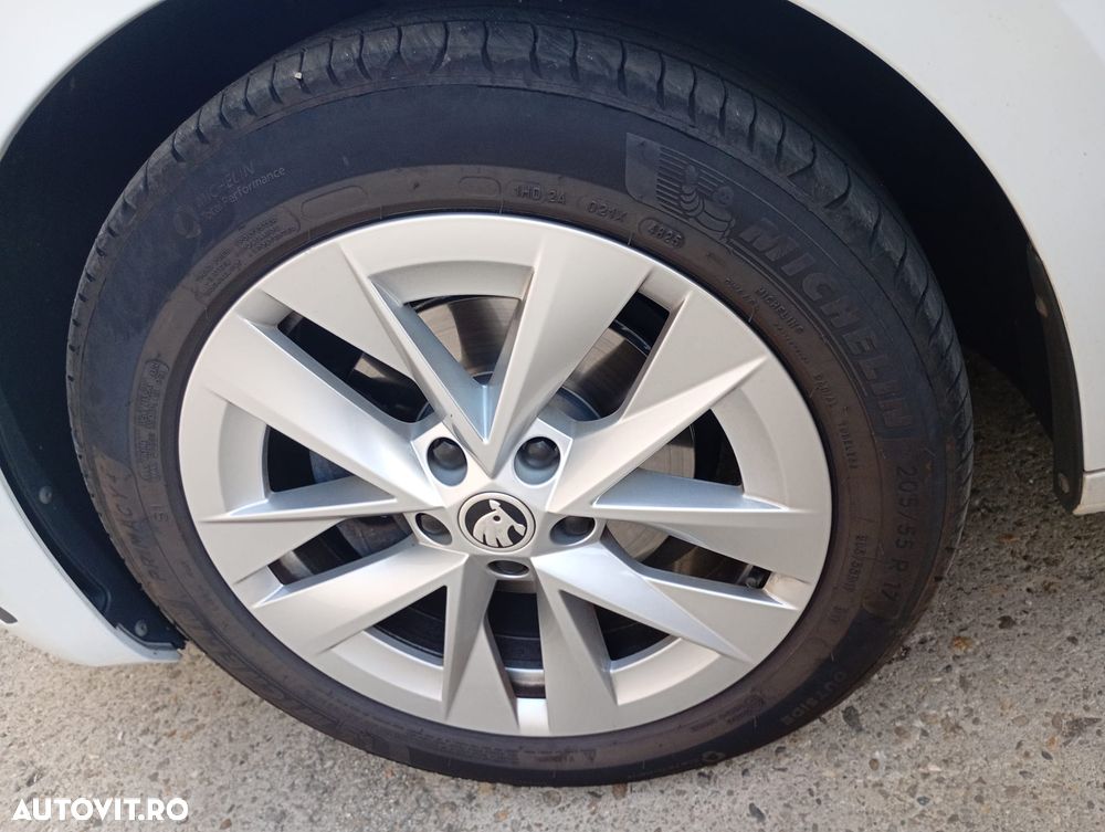 Skoda Octavia 2.0 TDI DSG Ambition - 31