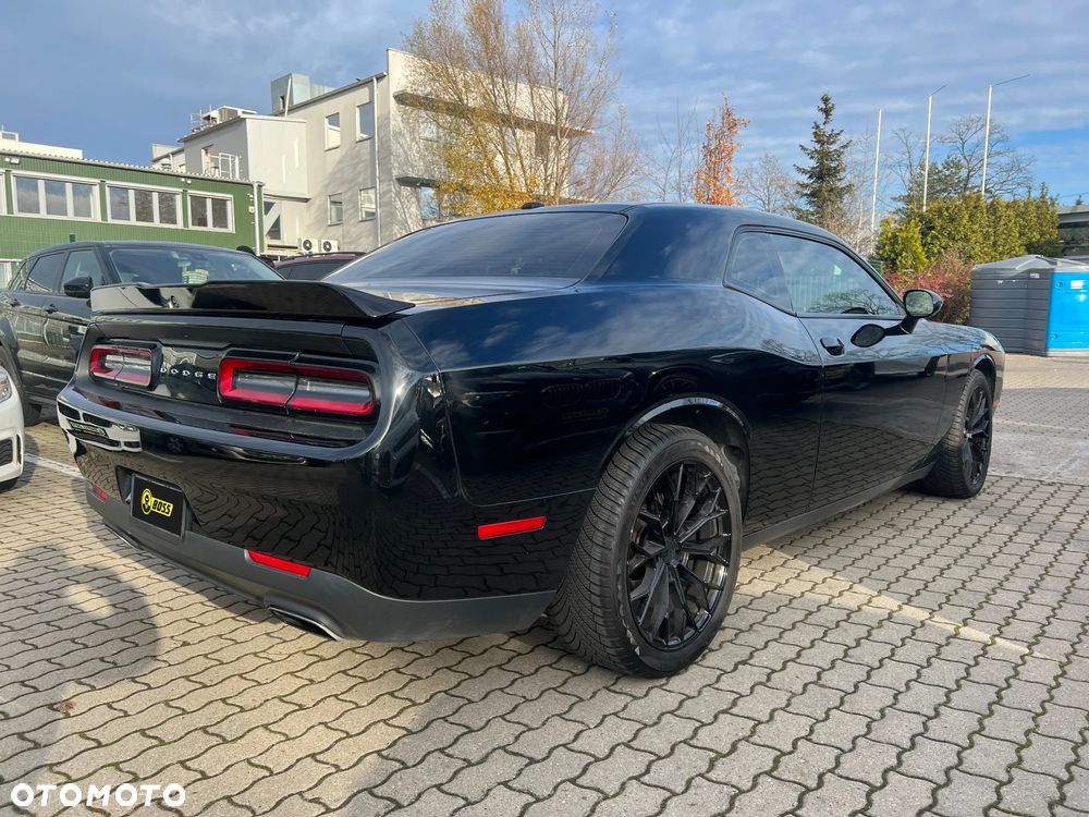 Dodge Challenger - 9