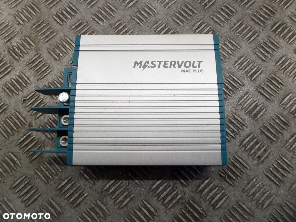 mastervolt booster do ładowania mac plus 12/12-50 - wytrzymała ładowarka - 1