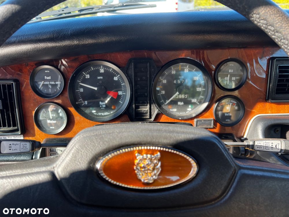 Jaguar XJ - 14
