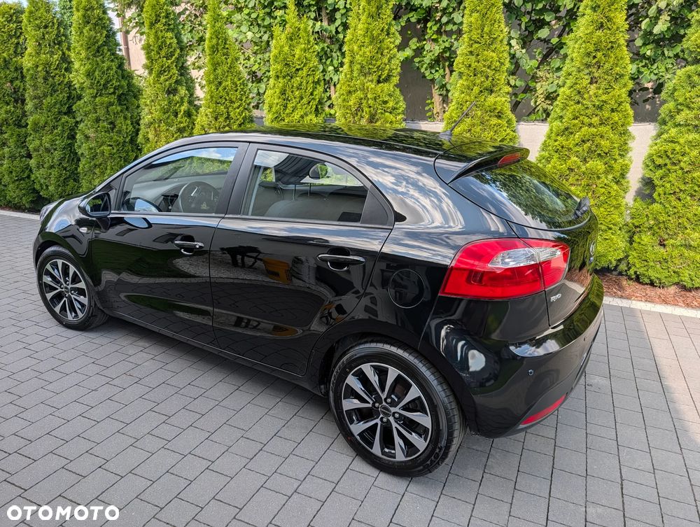Kia Rio - 11