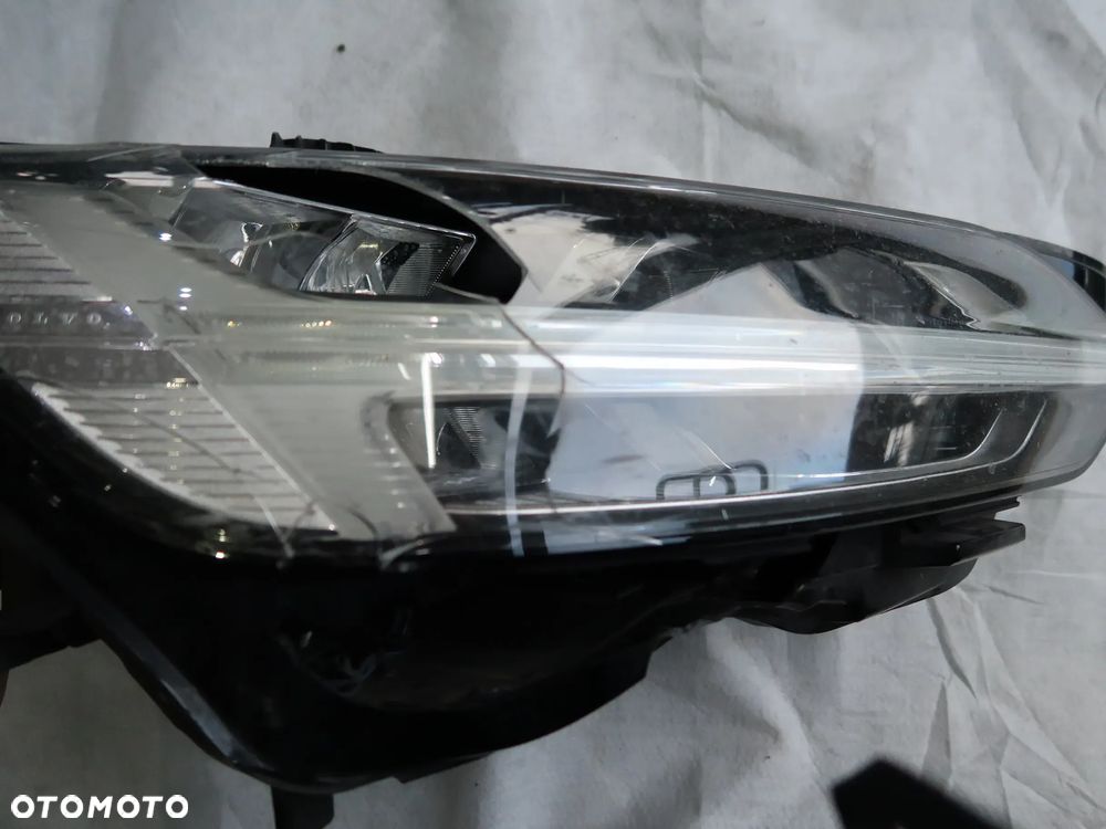Lampa przednia Volvo 26025902 - 6