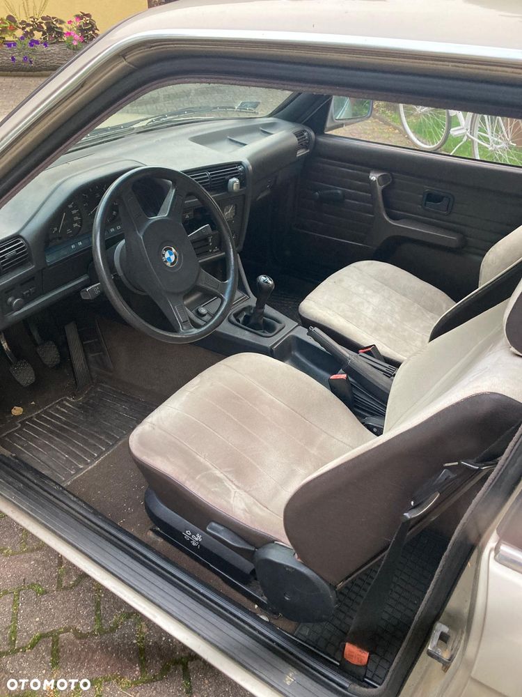 BMW Seria 3 318i - 7