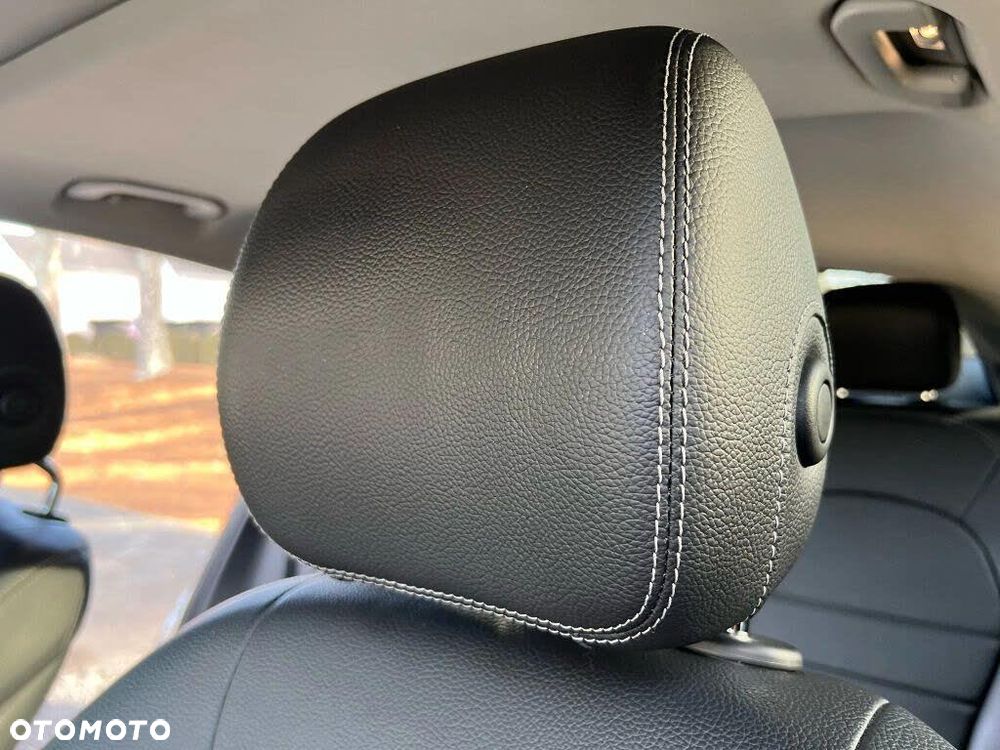 Mercedes-Benz GLC - 16