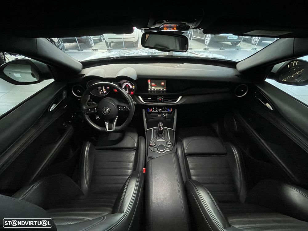 Alfa Romeo Stelvio 2.2 D TI Q4 AT8 - 10