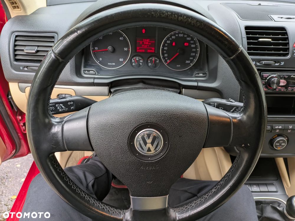 Volkswagen Golf - 16