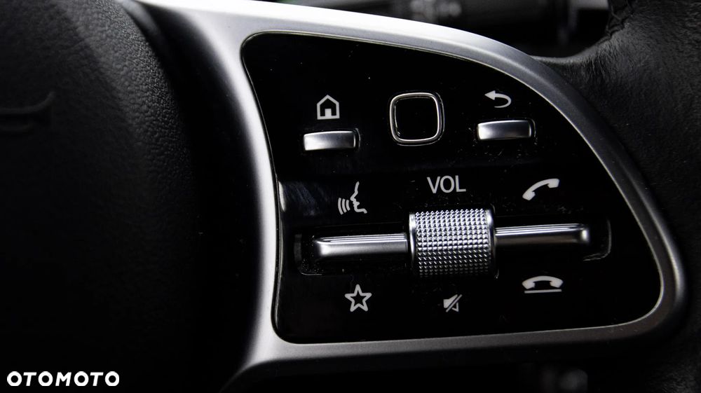 Mercedes-Benz GLB 220 d 4-Matic Progressive 8G-DCT - 24