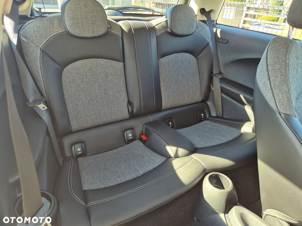 MINI ONE 60 Years - 20