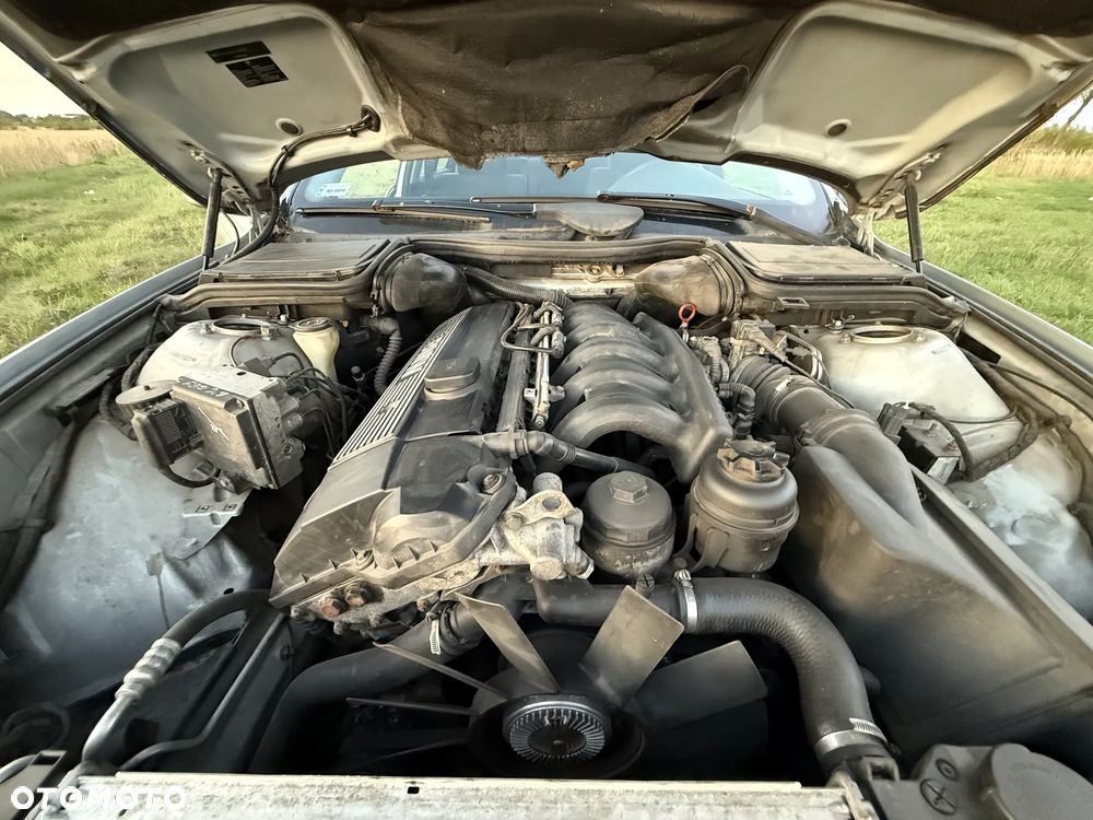 BMW Seria 5 520i - 10