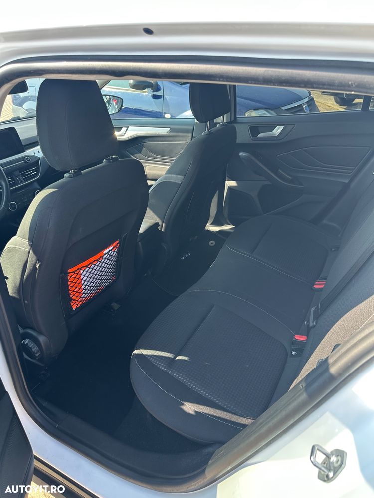 Ford Focus 1.5 EcoBlue Start-Stopp-System COOL&CONNECT - 9