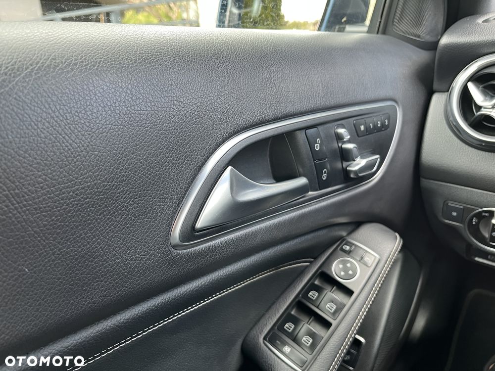 Mercedes-Benz GLA 220 4-Matic - 13