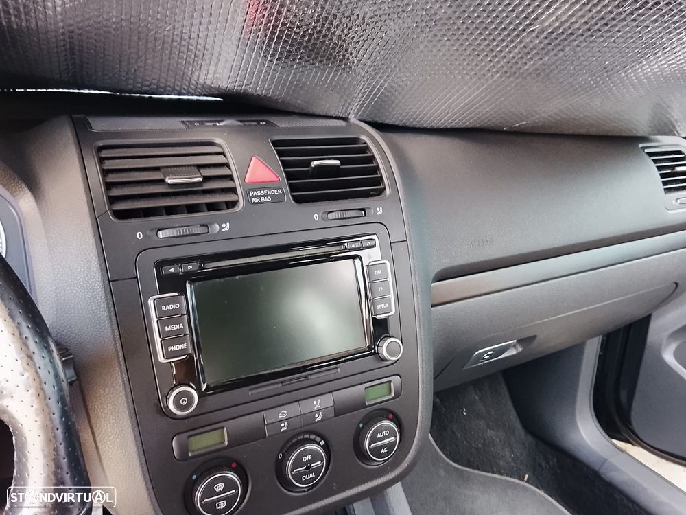 VW Golf 2.0 GTi Pirelli - 5