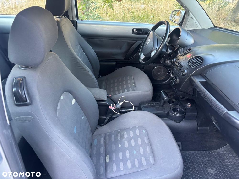 Volkswagen New Beetle - 7