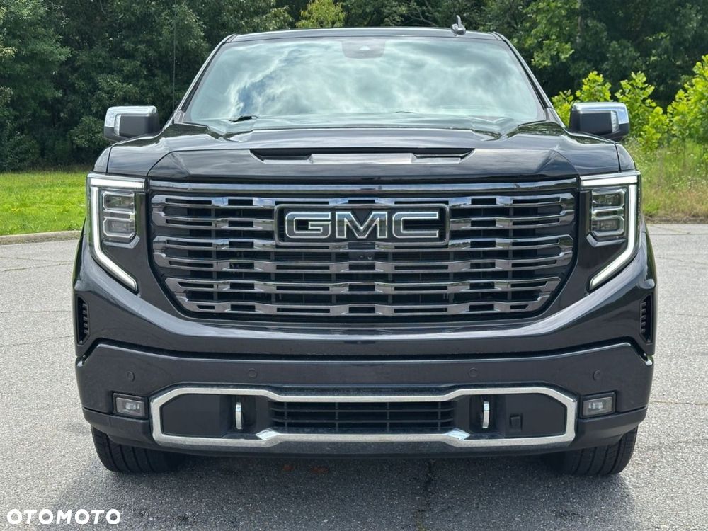 GMC Sierra - 8