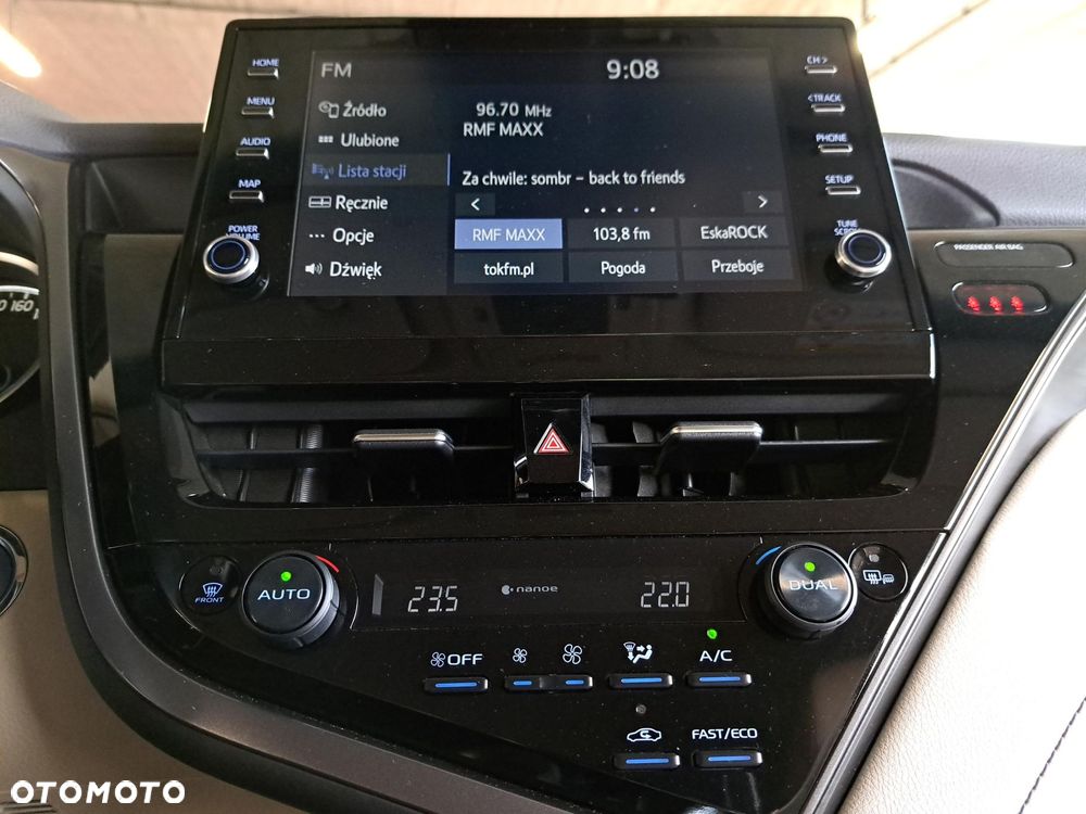 Toyota Camry 2.5 Hybrid Executive CVT - 19