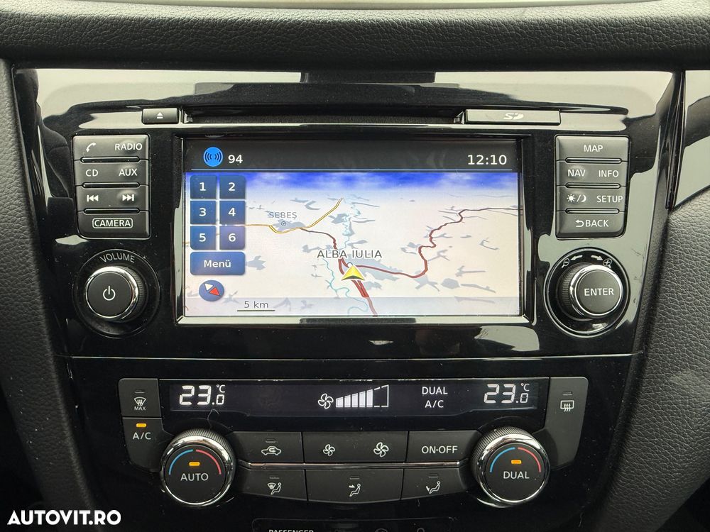 Nissan Qashqai 1.6 DCI ALL-MODE 4x4i N-Connecta - 28